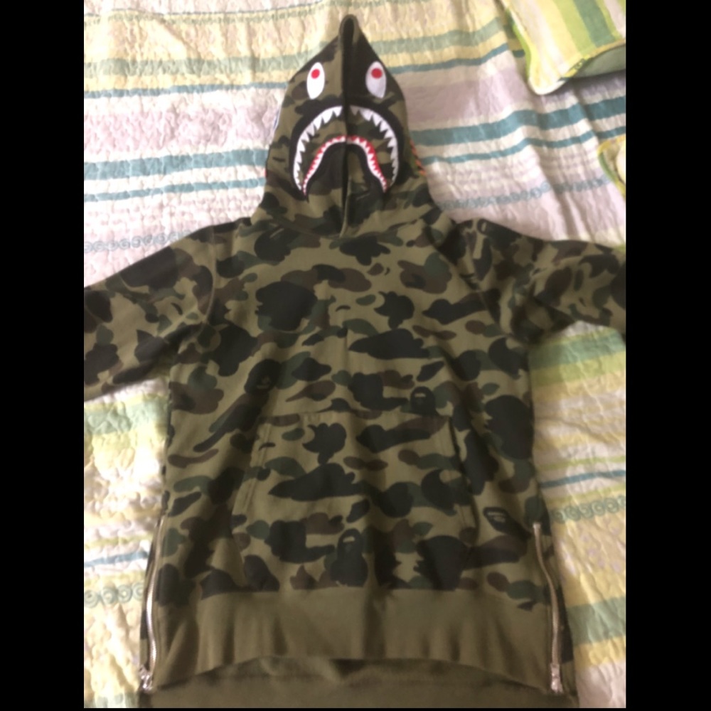 A Bathing Ape (Bape)Men Shark Side Zip Long Hoodie
